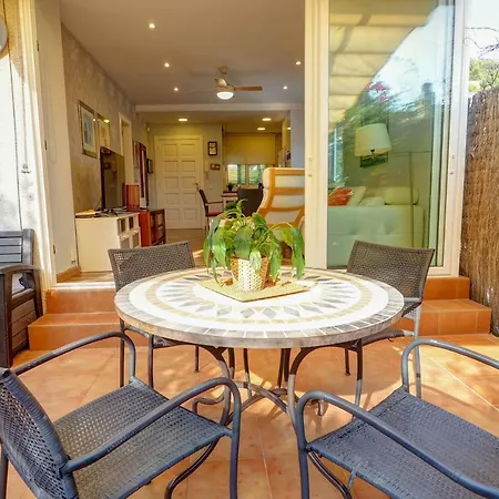 Tenis By Hello Homes Apartment
